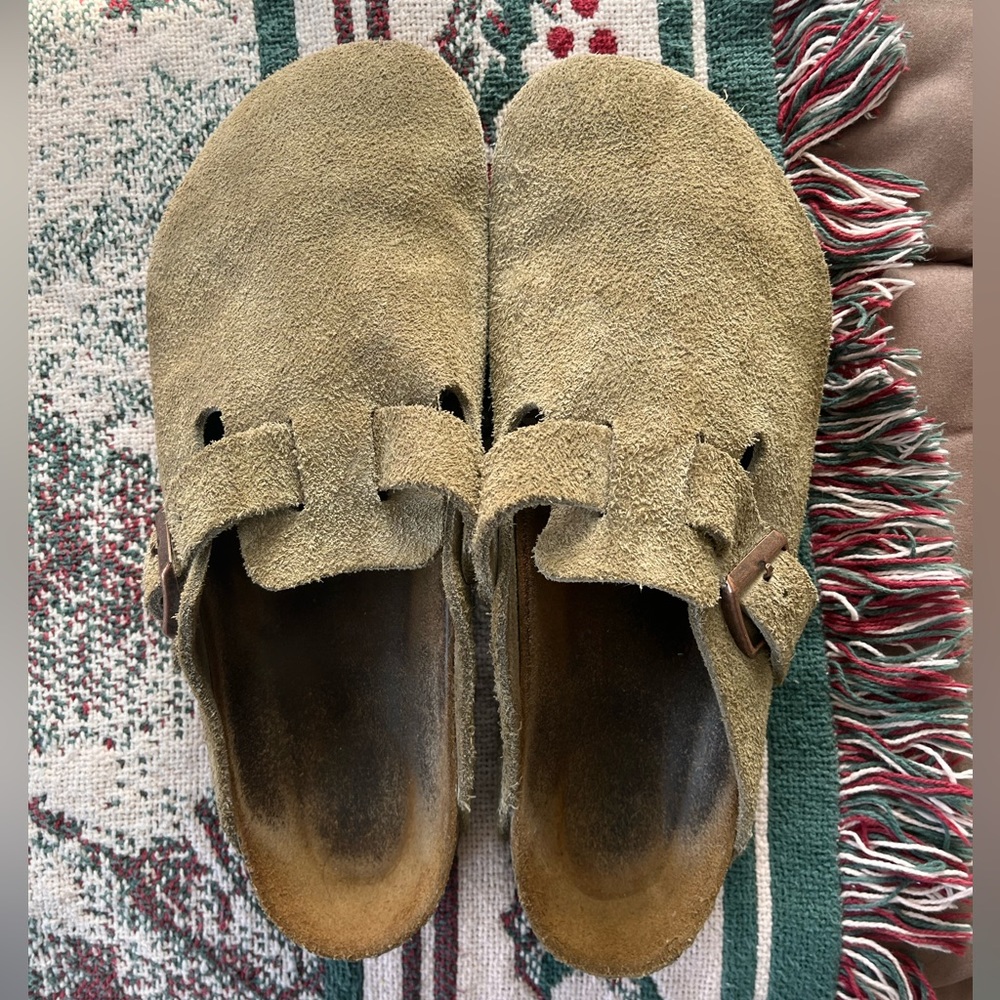 Birkenstock Boston Clogs - Taupe!